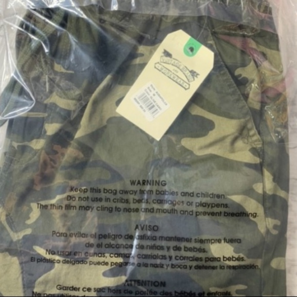 Alexander Julian Men’s Camo Jogger Pants - Picture 5 of 5